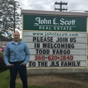 Meet your Posher, Todd